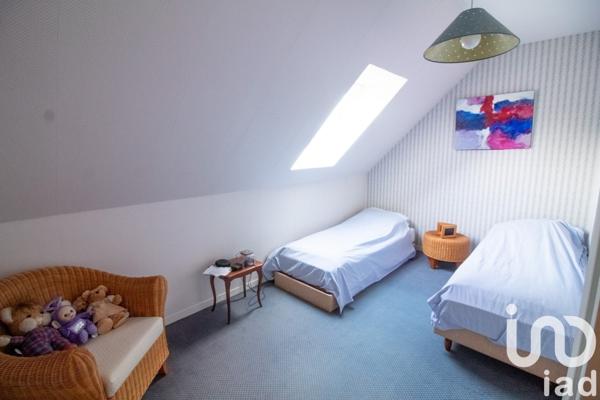 Maison traditionnelle 8 pièces de 225 m² à Beynes (78650)