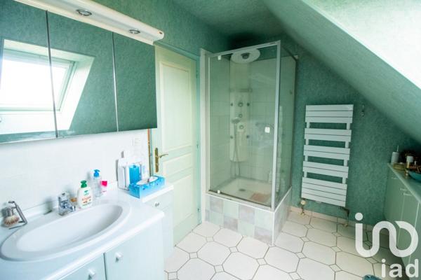 Maison traditionnelle 8 pièces de 225 m² à Beynes (78650)