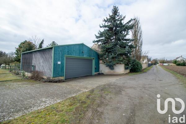 Maison traditionnelle 8 pièces de 225 m² à Beynes (78650)