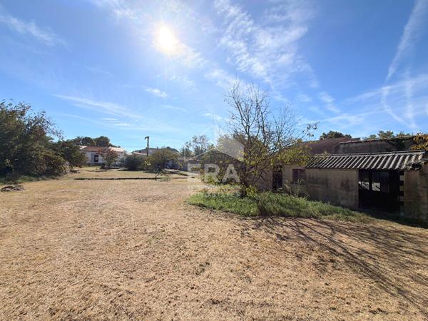 A VENDRE 84120 PERTUIS TERRAIN CONSTRUCTIBLE LIBRE CONSTRUCTEUR 680M²