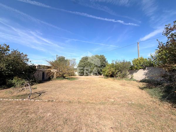 A VENDRE 84120 PERTUIS TERRAIN CONSTRUCTIBLE LIBRE CONSTRUCTEUR 680M²