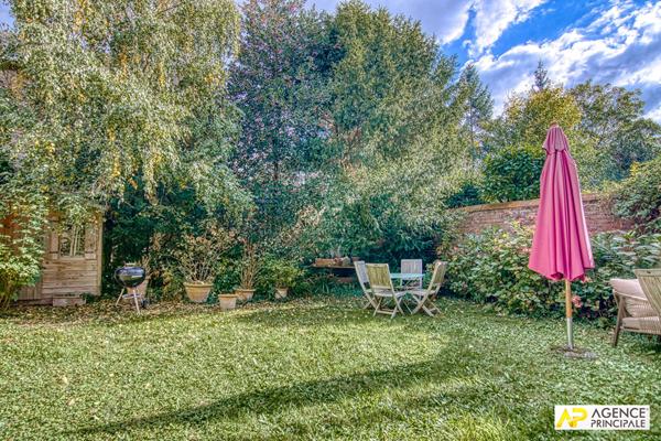 Versailles Montreuil Maison 10 pièces 267 m² au sol sur parcelle de 288 m² €2 075 000 ** - Référence 25335