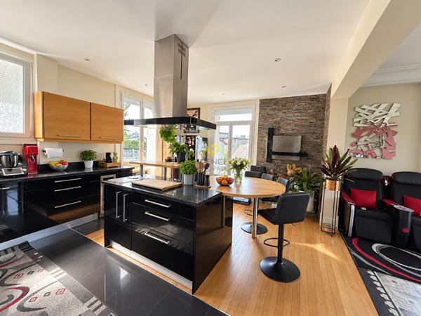 Magnifique demeure avec vue exceptionnelle 585 000 € **  - Référence  2130