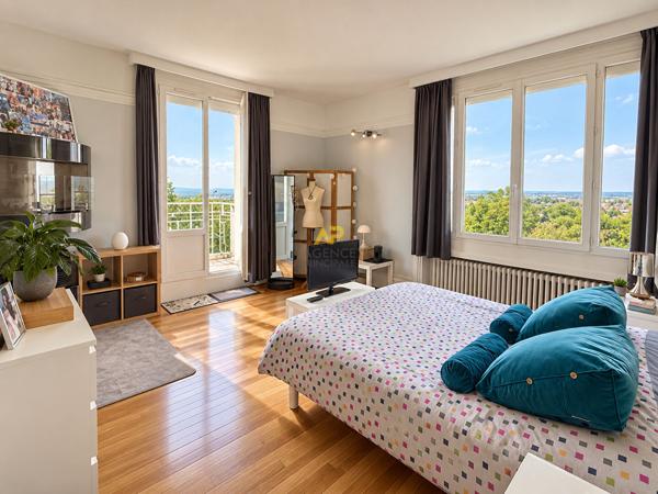 Magnifique demeure avec vue exceptionnelle 585 000 € **  - Référence  2130