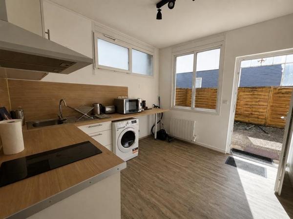Appartement à louer 360 € CC Montluçon 1 pièce 40 m² DPE D