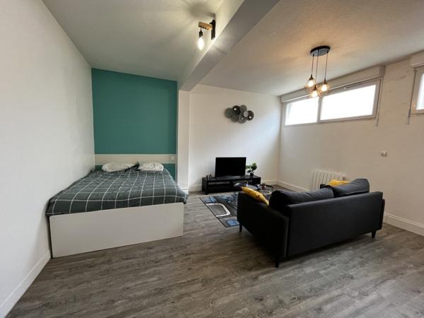 Appartement à louer 360 € CC Montluçon 1 pièce 40 m² DPE D