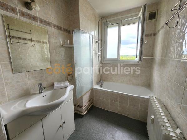 Vente
                Appartement72 m² - 3 Pièces -
                    MONTCEAU LES MINES (71300)