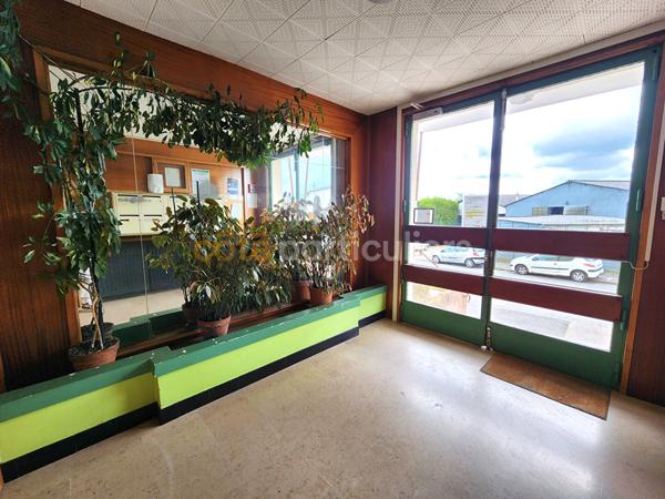 Vente
                Appartement72 m² - 3 Pièces -
                    MONTCEAU LES MINES (71300)