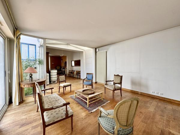 Maison  9 pièce(s)  6 chambre(s)  181.9 m²
