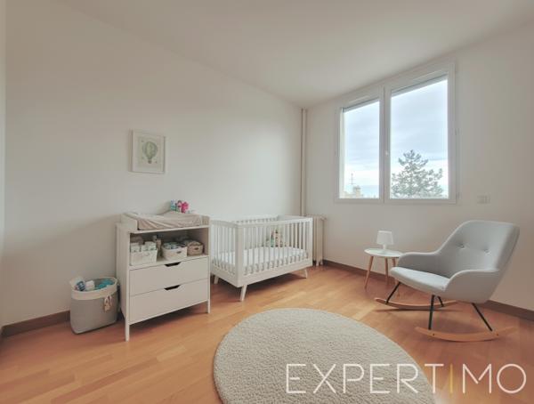 Le Vésinet (78110) Très bel appartement traversant et sans vis-à-vis - 84m2