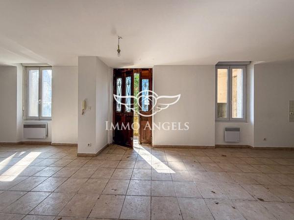 Appartement T4 en rez-de-chaussée + cour