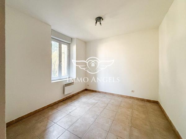 Appartement T4 en rez-de-chaussée + cour