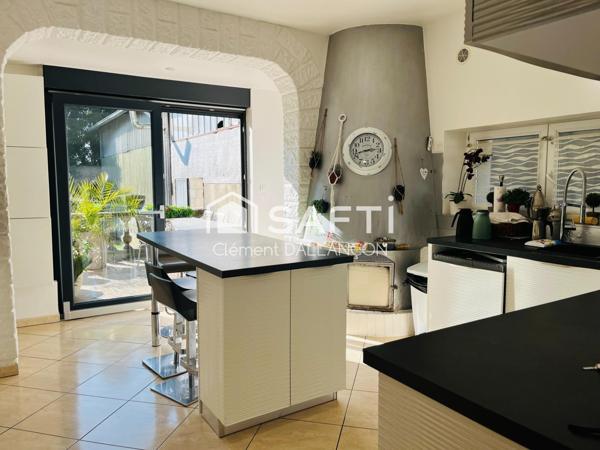 À DÉCOUVRIR EXCLUSIVEMENT CHEZ SAFTI – ENSEMBLE IMMOBILIER RARE & À FORT POTENTIEL – PERMIS DE CONSTRUIRE ACCEPTÉ !