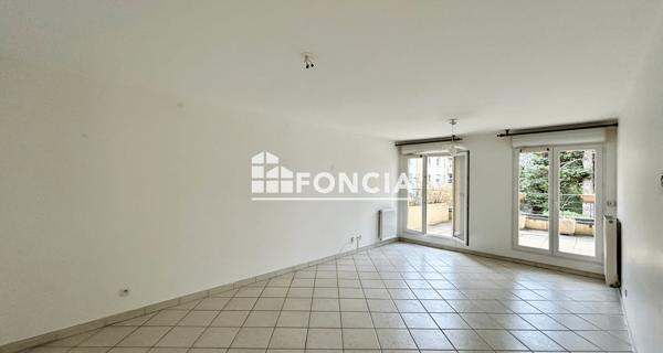 Location Appartement 3 pièces 83.36 m² - Bron 69500
