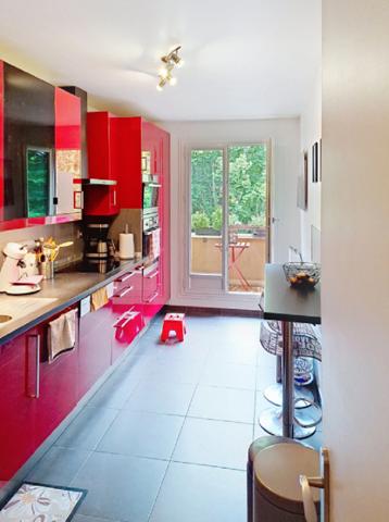 EXCLUSIVITE À vendre : Appartement 3 pièces 74,58 m² à Rambouillet proche gare balcon et parking