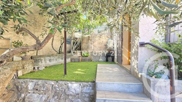 Maison à vendre  4 pièces - 85,65 m 2   CUGES LES PINS  - 13
