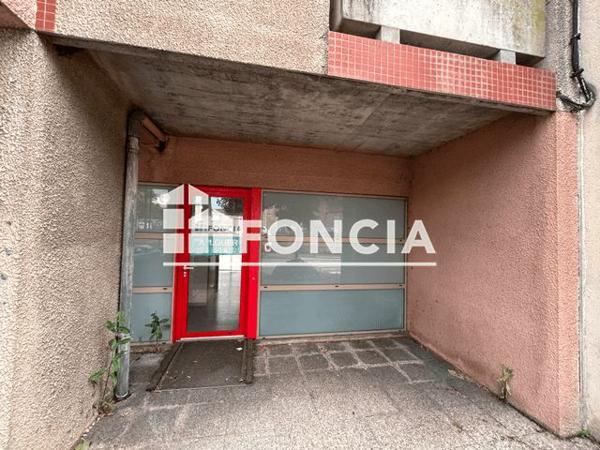 Location Local commercial 2 pièces 34.4 m² - 53 AVENUE CHARLES DE GAULLE Montauban 82000