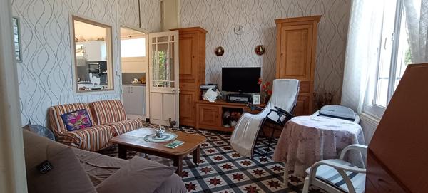 Charmante villa avec vue mer avec grand terrain constructible