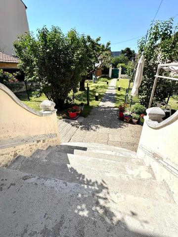 Maison de caractère avec jardin, garage et atelier – Un véritable coup de cœur !