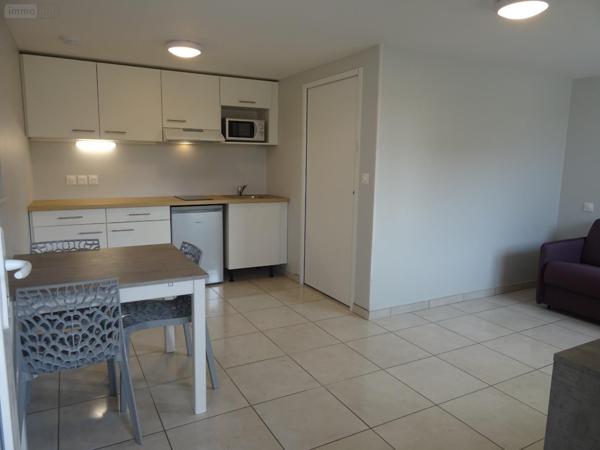 Appartement meublé à louer à Bourg-en-Bresse dans l'Ain (01000), ref : Studio meublé av Macon   
LA NEUVE