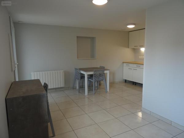 Appartement meublé à louer à Bourg-en-Bresse dans l'Ain (01000), ref : Studio meublé av Macon   
LA NEUVE