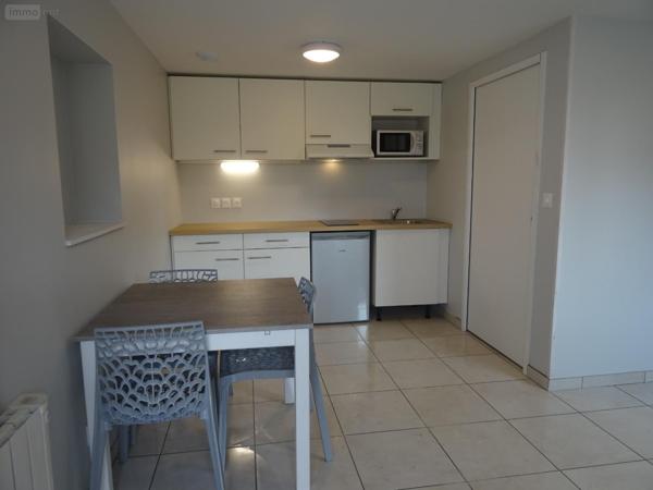 Appartement meublé à louer à Bourg-en-Bresse dans l'Ain (01000), ref : Studio meublé av Macon   
LA NEUVE