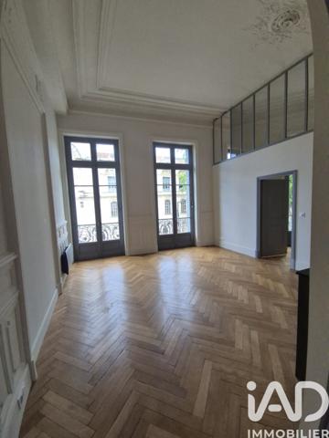 Location appartement 2 pièces 45 m² Nîmes