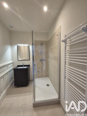 Location appartement 2 pièces 45 m² Nîmes