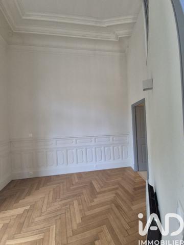 Location appartement 2 pièces 45 m² Nîmes