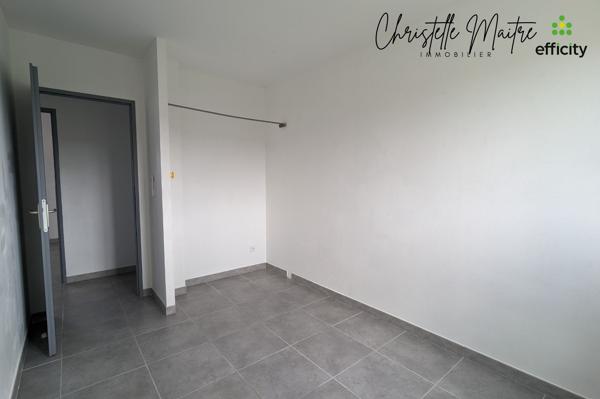 Maison
         4 pièces
        - 77 m² Exclusivité 239 000 € *