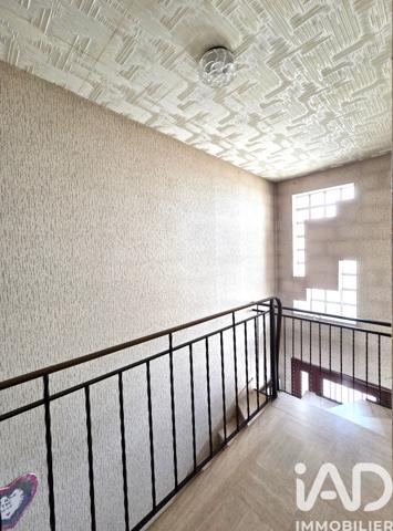 Maison à vendre 8 pièces 200 m² Paray-Vieille-Poste