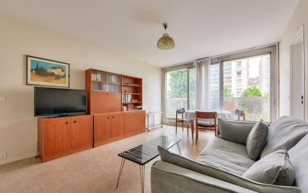 Appartement à vendre    2 pièces • 48,82 m2 Paris 18