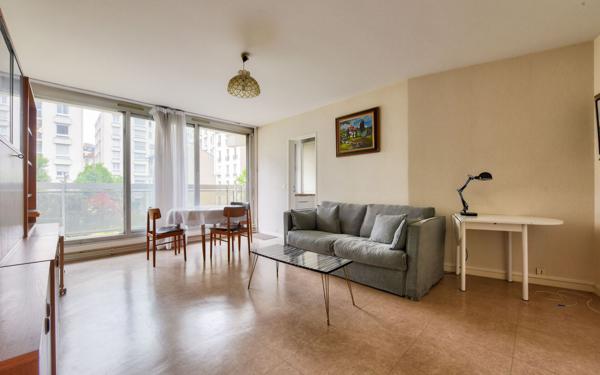 Appartement à vendre    2 pièces • 48,82 m2 Paris 18