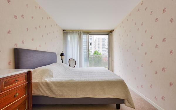 Appartement à vendre    2 pièces • 48,82 m2 Paris 18