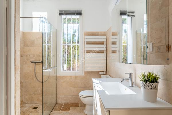 Maison La Ciotat de 6 pièces de 165.57 m² composée d'une maison principale plus une maison T2 plus un Studio