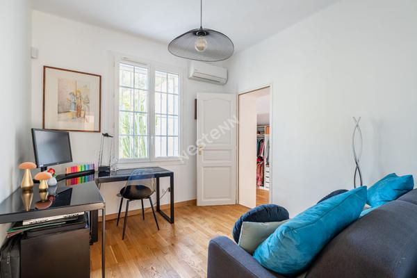 Maison La Ciotat de 6 pièces de 165.57 m² composée d'une maison principale plus une maison T2 plus un Studio