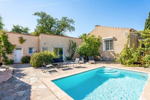 Maison La Ciotat de 6 pièces de 165.57 m² composée d'une maison principale plus une maison T2 plus un Studio