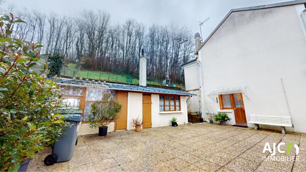 Savonnières (37510) Maison avec cour et jardin suspendu
