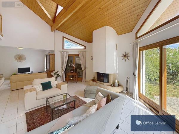 Maison à vendre à Prévessin-Moëns dans l'Ain (01280), ref : 01047-762