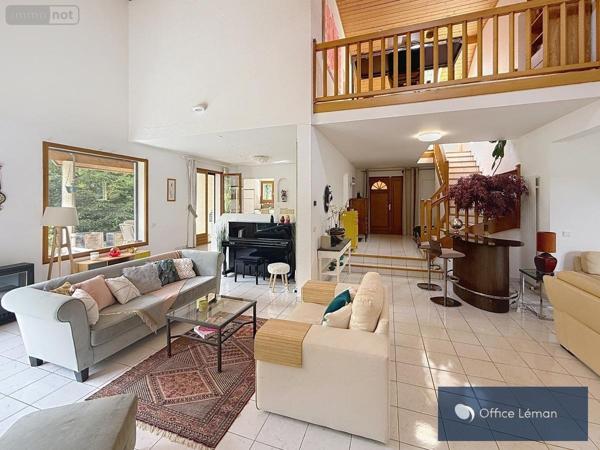 Maison à vendre à Prévessin-Moëns dans l'Ain (01280), ref : 01047-762