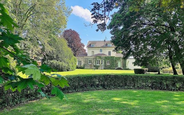 Maison à vendre    11 pièces • 263 m2 Venarey-les-Laumes