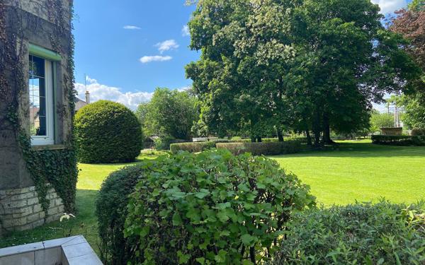 Maison à vendre    11 pièces • 263 m2 Venarey-les-Laumes