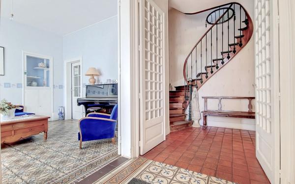 Maison à vendre    11 pièces • 263 m2 Venarey-les-Laumes