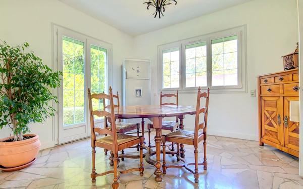 Maison à vendre    11 pièces • 263 m2 Venarey-les-Laumes