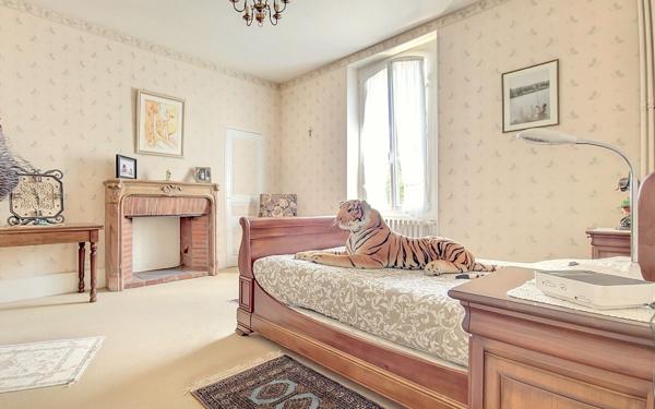 Maison à vendre    11 pièces • 263 m2 Venarey-les-Laumes