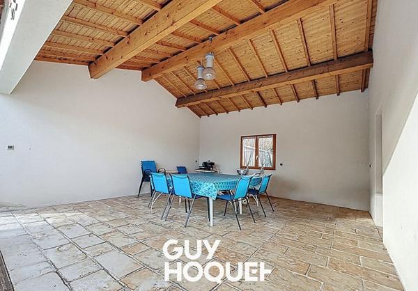 Villa 3CHBS + Gge et Piscine -71850 CHARNAY LES MACON