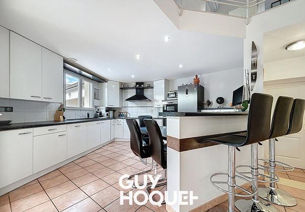 Villa 3CHBS + Gge et Piscine -71850 CHARNAY LES MACON