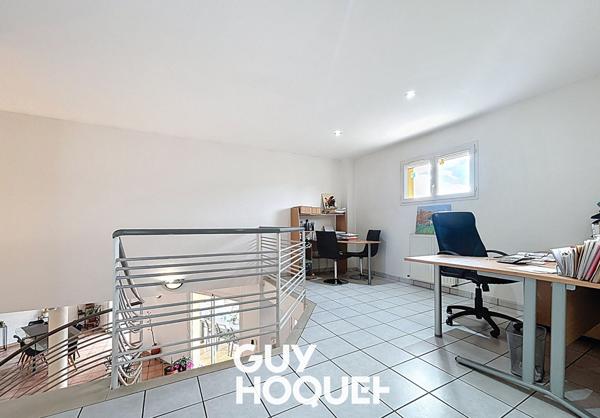 Villa 3CHBS + Gge et Piscine -71850 CHARNAY LES MACON