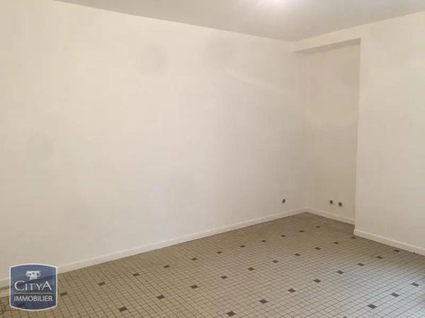 Appartement à louer 2 pièces 59.47m² Corbeil-Essonnes (91100)