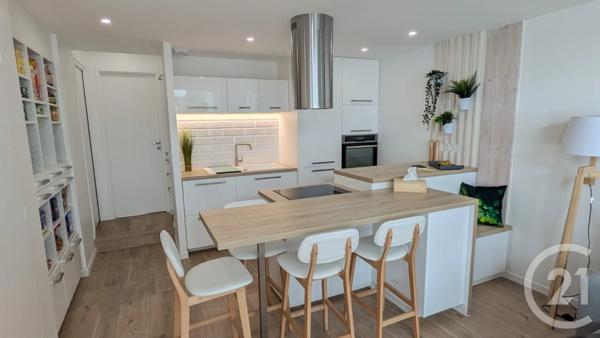 Appartement F3 à vendre  3 pièces - 54,75 m 2   BOURG EN BRESSE  - 01
